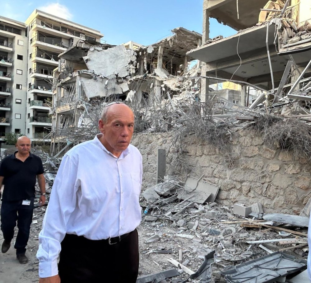 באדיבות המצלם