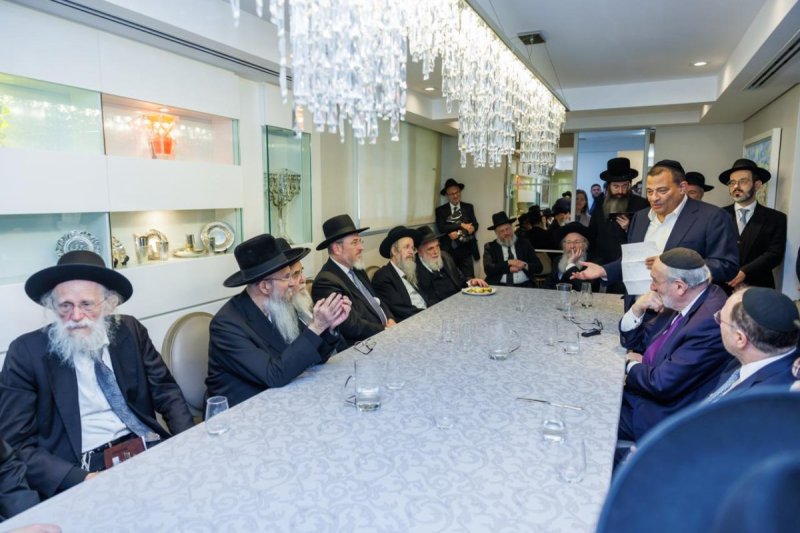 דניאל נפוסי ומאיר זלזניק