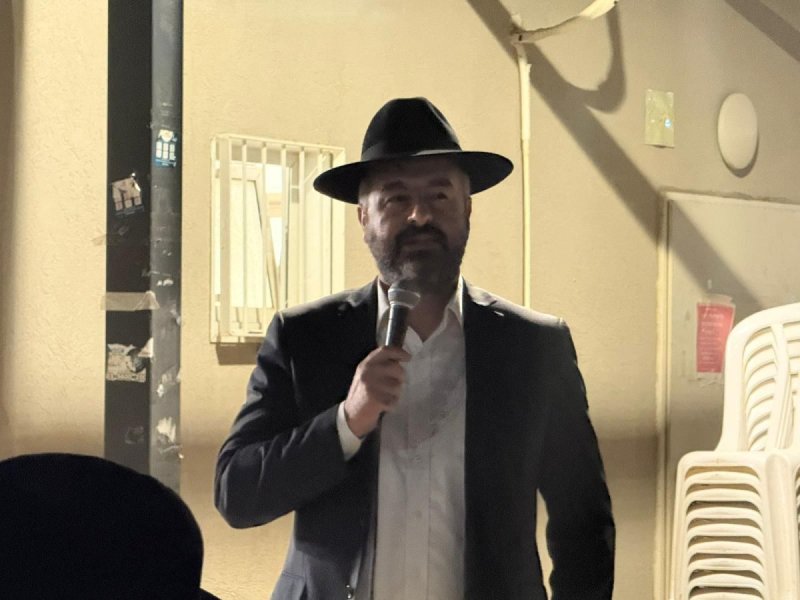 באדיבות המצלם