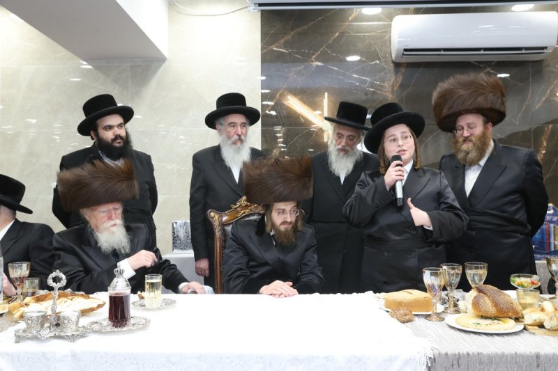 באדיבות המצלם