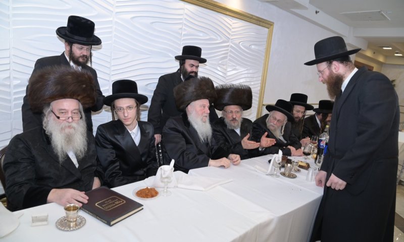 באנטניא וקוזניץ השתדכו עם וואסלוי - צפו בשמחת האירוסין