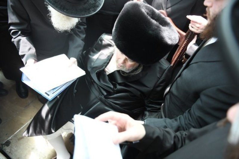 אנשיל בעק וא.מ.ש