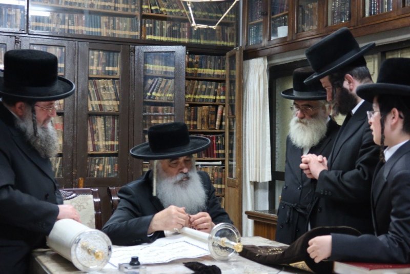 באדיבות המצלם