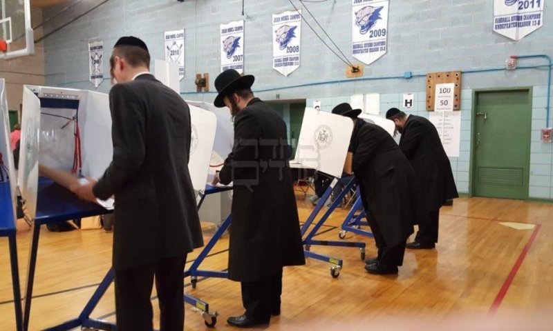 בחירות האמצע בארה"ב: יתרון לדמוקרטים ושפל בתמיכה בטראמפ