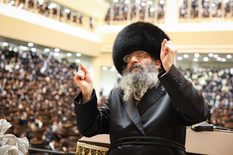 משה גולדשטיין, א. איזנבאך וארי קופרשטוק.