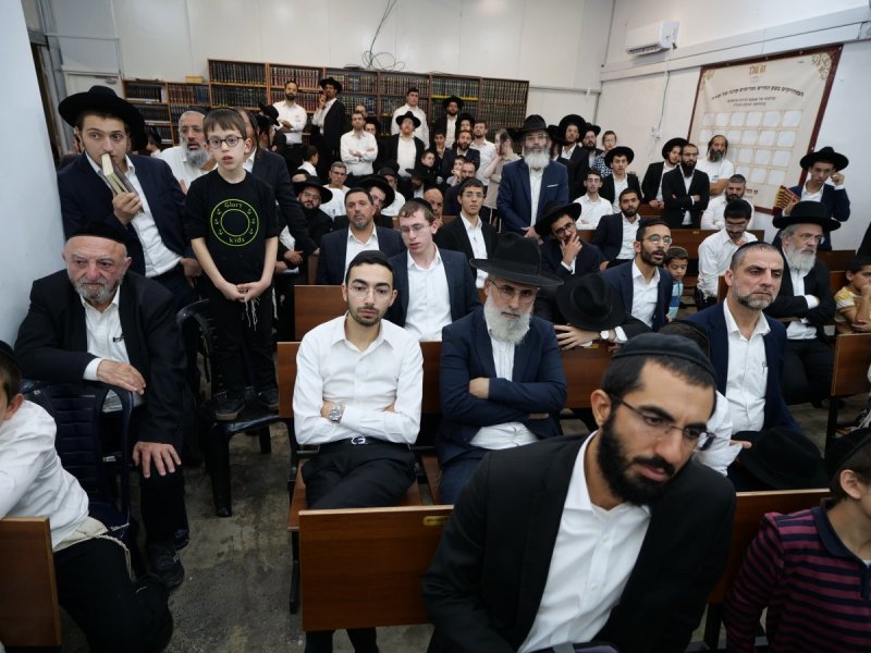 באדיבות המצלם