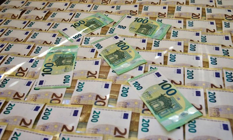 המדינה ה-21 בגוש: בולגריה נכנסת לאיחוד המטבע - בזמן שהממשלה מתפרקת