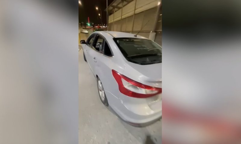 השוטרים נדהמו: אנשים בתוך תא המטען של הרכב