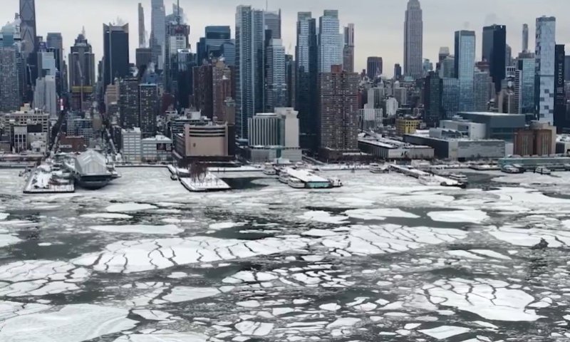 ארה"ב: גל הקור הקיצוני הקפיא את נהר ההדסון בניו יורק