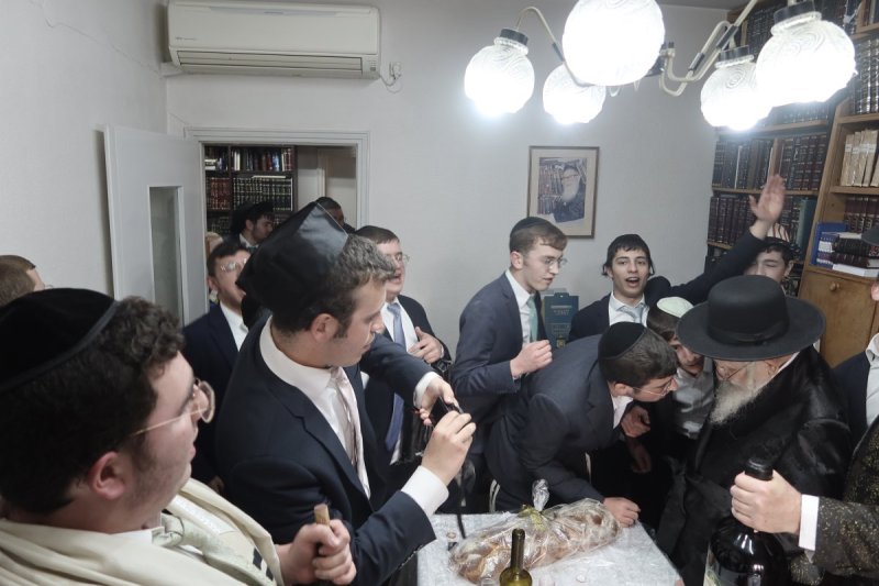 באדיבות המצלם