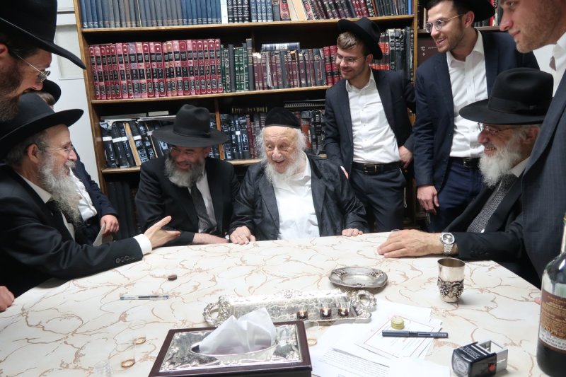 באדיבות המצלם