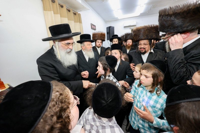 באדיבות המצלם