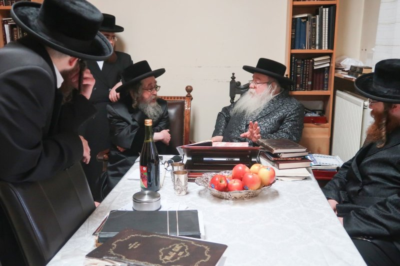 משה קאהן ומ.א. נוימן