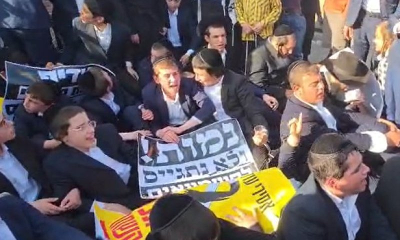הפגנות בירושלים ובכניסה לבני ברק - אלימות נגד נהגים חרדים