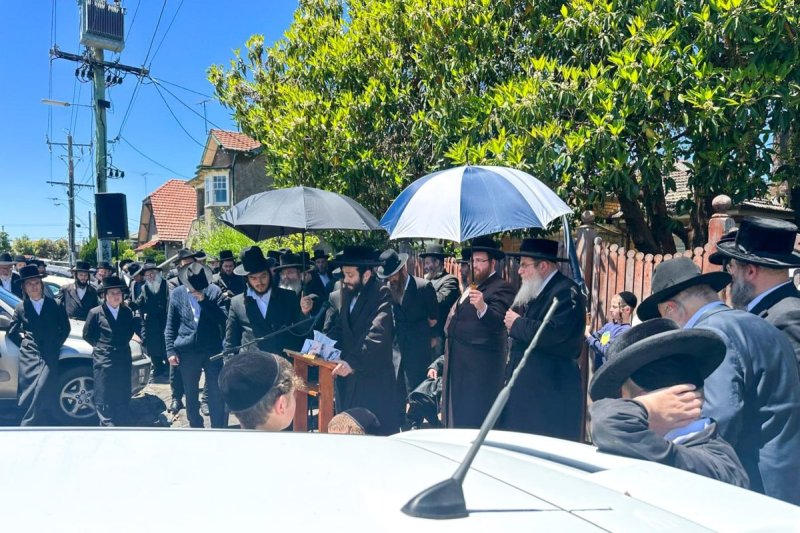 באדיבות המצלם