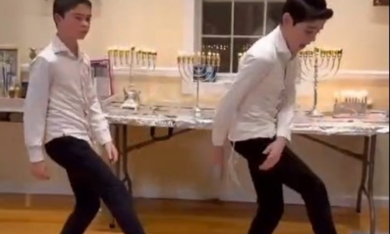 מיליוני צפיות: האחים החרדים מארה"ב שכובשים את הרשת בריקוד מיוחד