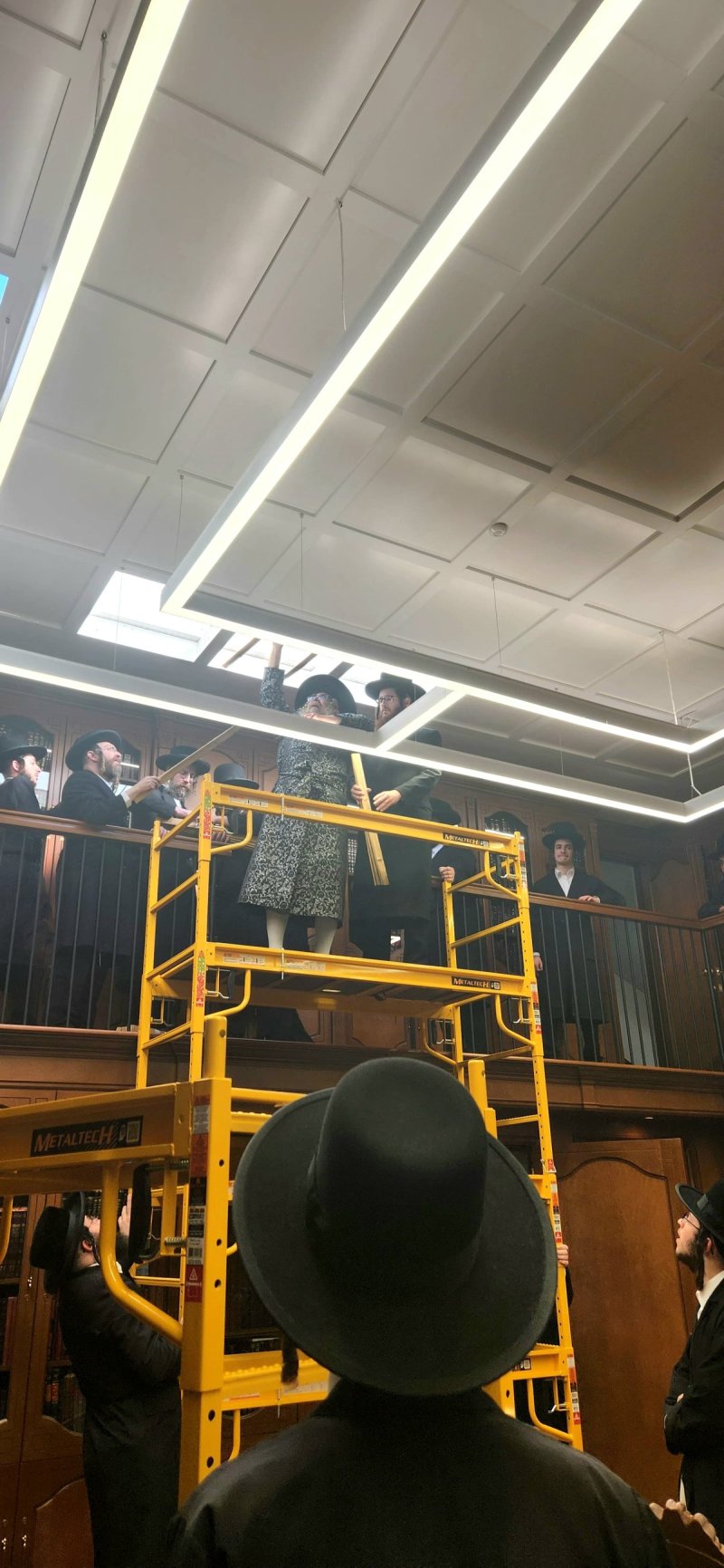 באדיבות המצלם