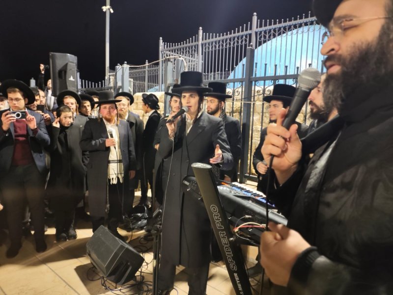 באדיבות המצלם