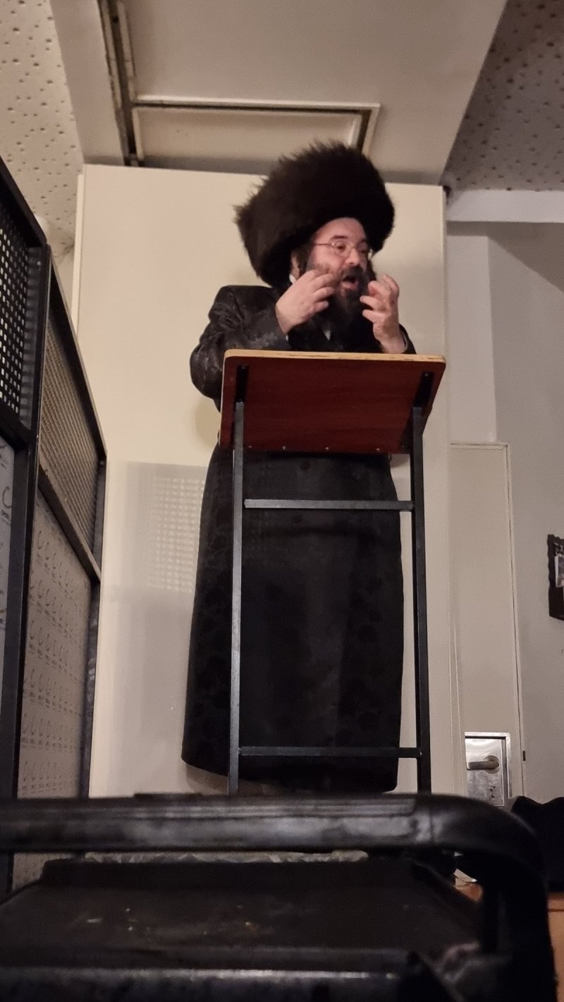 באדיבות המצלם