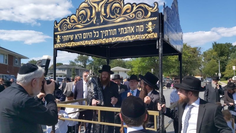 באדיבות המצלם