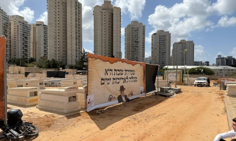 שנה להסתלקותו: המונים יעלו בצאת החג לציונו של הגר"מ מאזוז זצ"ל