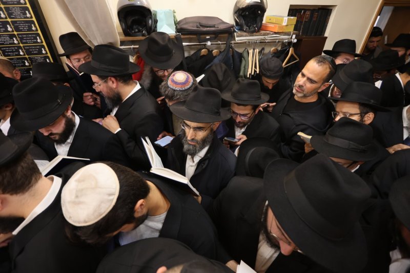 מרדכי לובעצקי