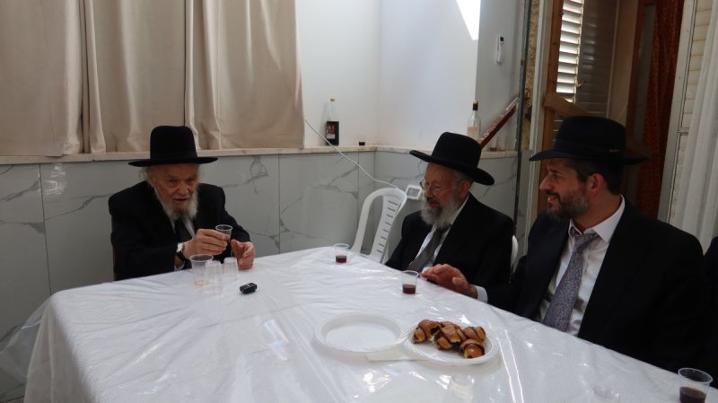 באדיבות המצלם
