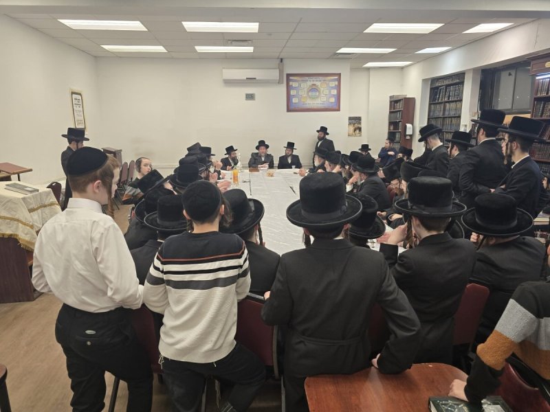 באדיבות המצלם