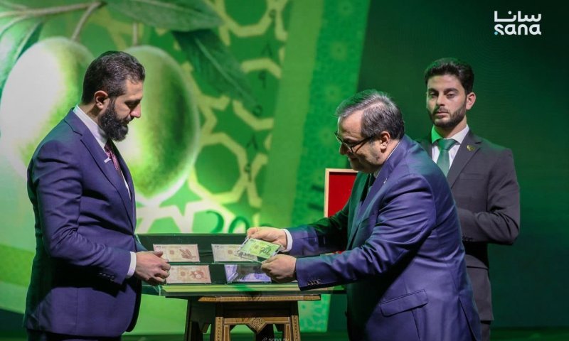 סוריה משיקה שטרות חדשים: הפירות תפסו את מקומם של משפחת אסד  