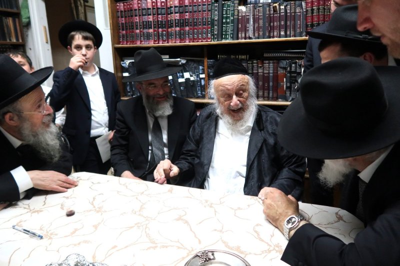 באדיבות המצלם
