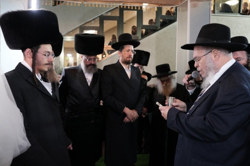 באדיבות המצלם