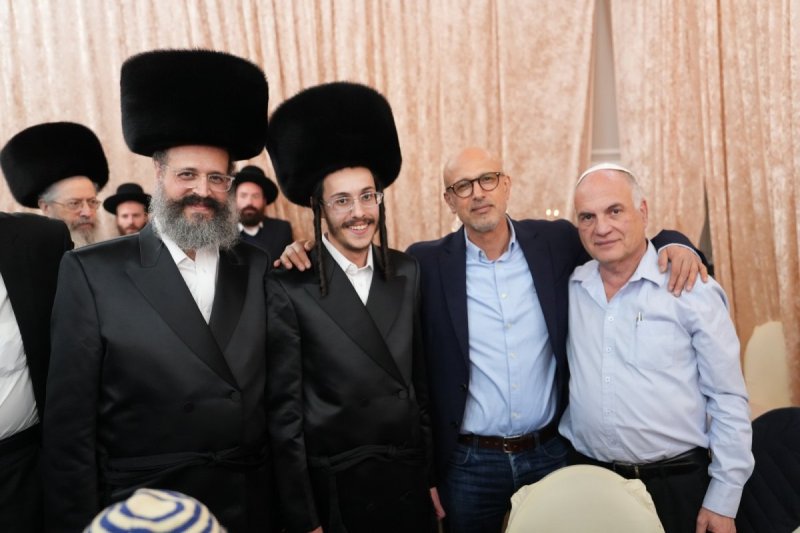 באדיבות המצלם
