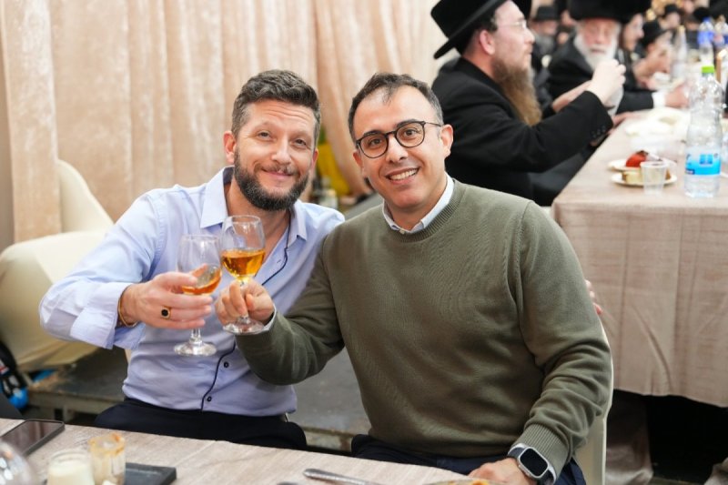 באדיבות המצלם