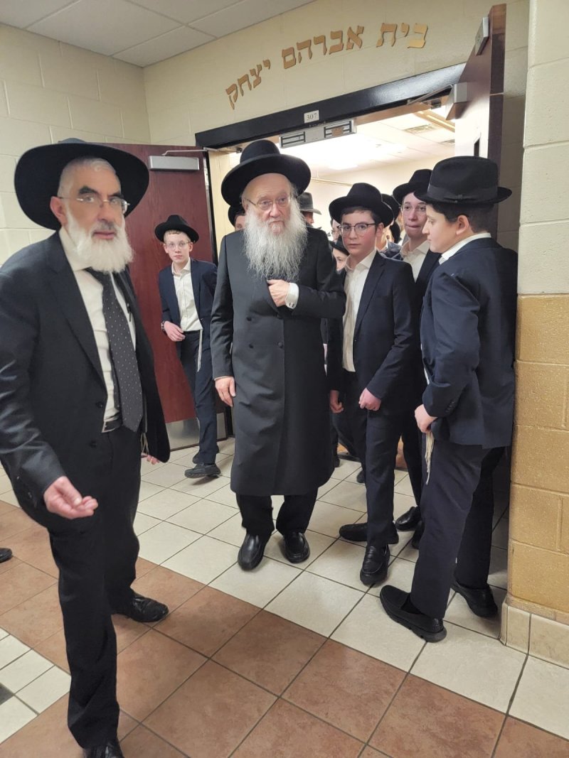 באדיבות המצלם