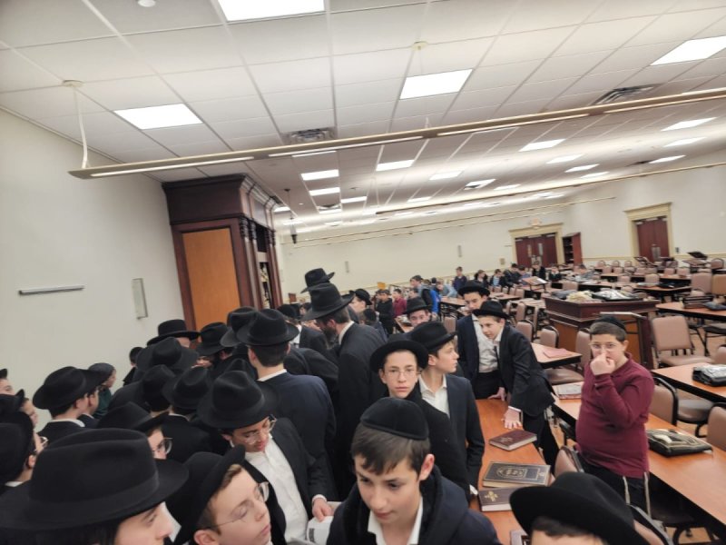 באדיבות המצלם