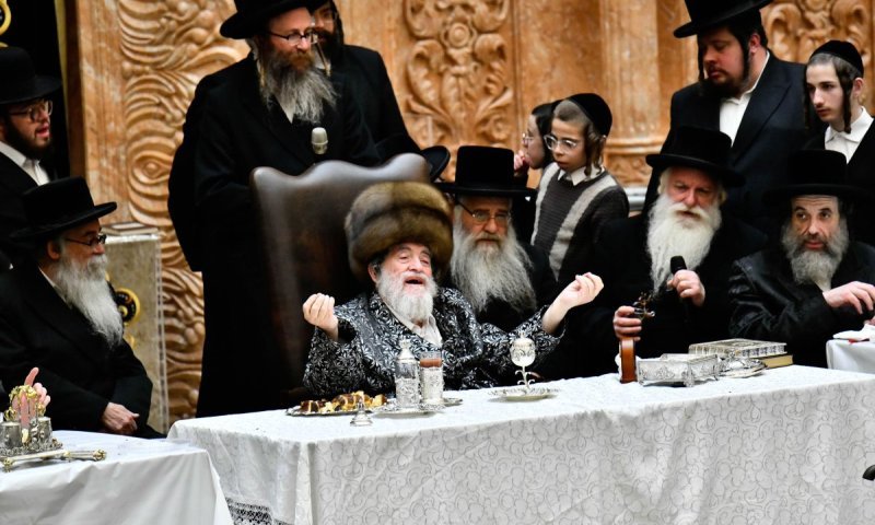 הרבי מויז'ניץ שוחרר מבית החולים - זקוק עדיין לרחמי שמים