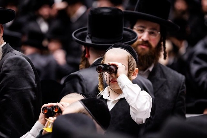 האחים לאנטשעווסקי, יוסי גולדברגר, אברומי בלום