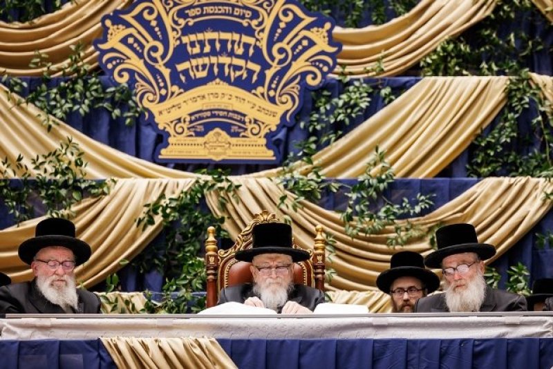 האחים לאנטשעווסקי, יוסי גולדברגר, אברומי בלום