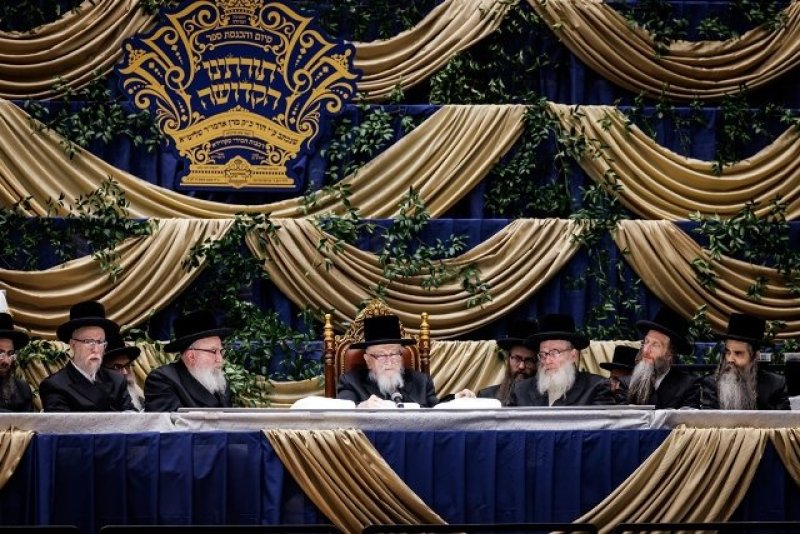 האחים לאנטשעווסקי, יוסי גולדברגר, אברומי בלום