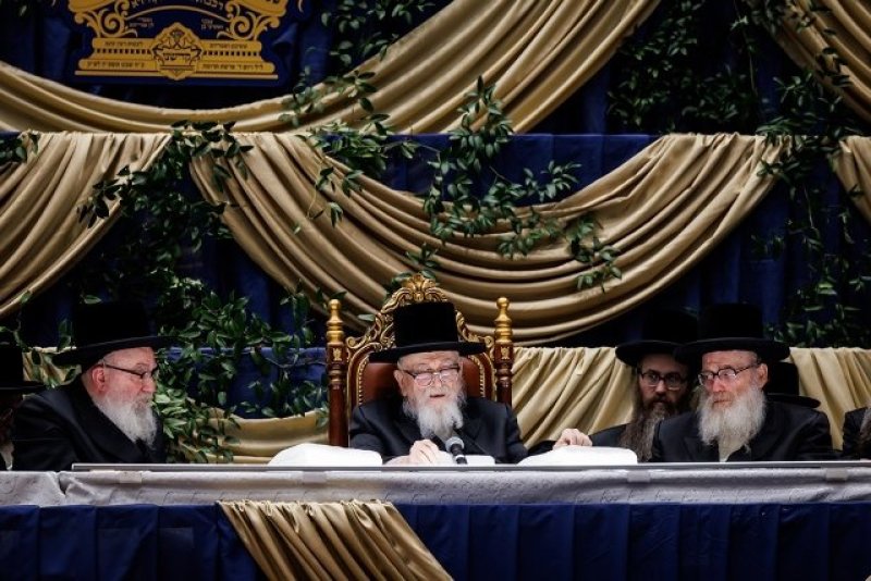 האחים לאנטשעווסקי, יוסי גולדברגר, אברומי בלום