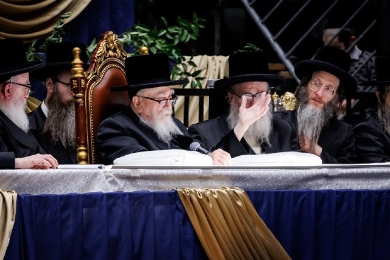האחים לאנטשעווסקי, יוסי גולדברגר, אברומי בלום
