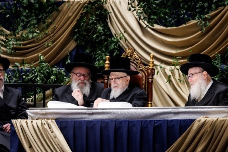 האחים לאנטשעווסקי, יוסי גולדברגר, אברומי בלום