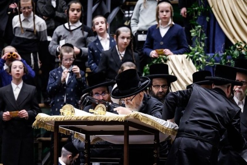 האחים לאנטשעווסקי, יוסי גולדברגר, אברומי בלום