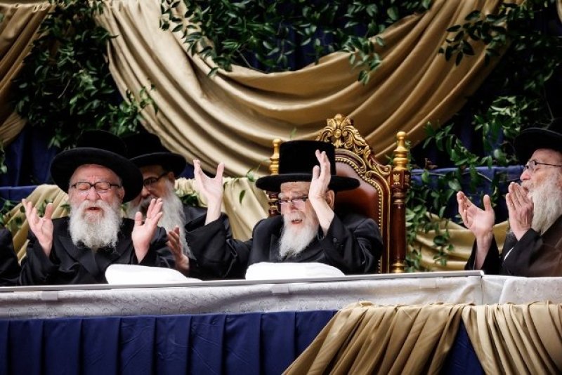 האחים לאנטשעווסקי, יוסי גולדברגר, אברומי בלום