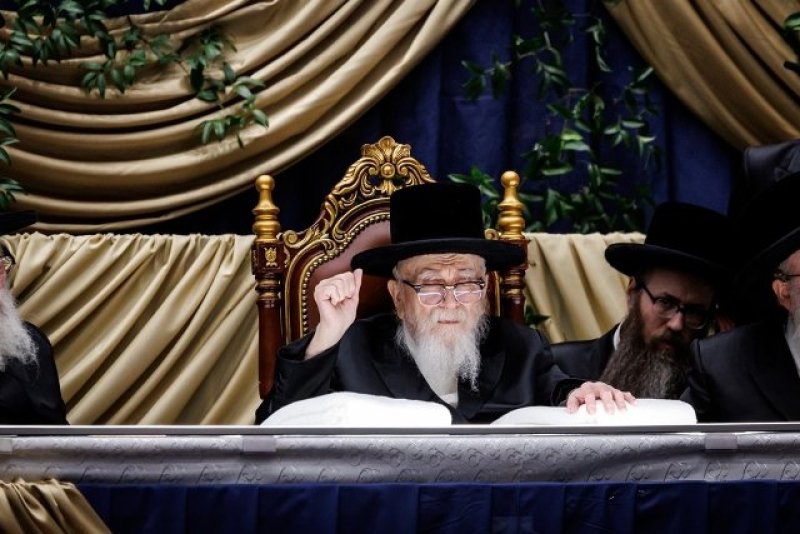 האחים לאנטשעווסקי, יוסי גולדברגר, אברומי בלום