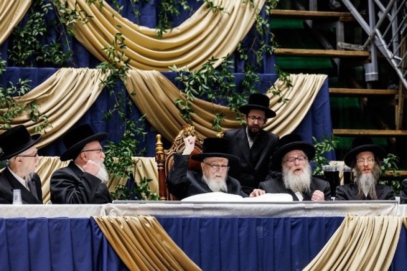האחים לאנטשעווסקי, יוסי גולדברגר, אברומי בלום
