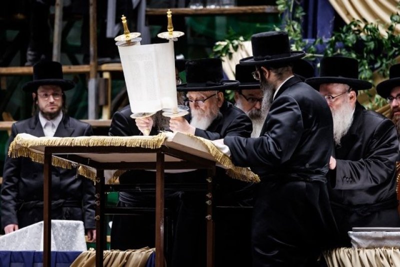 האחים לאנטשעווסקי, יוסי גולדברגר, אברומי בלום