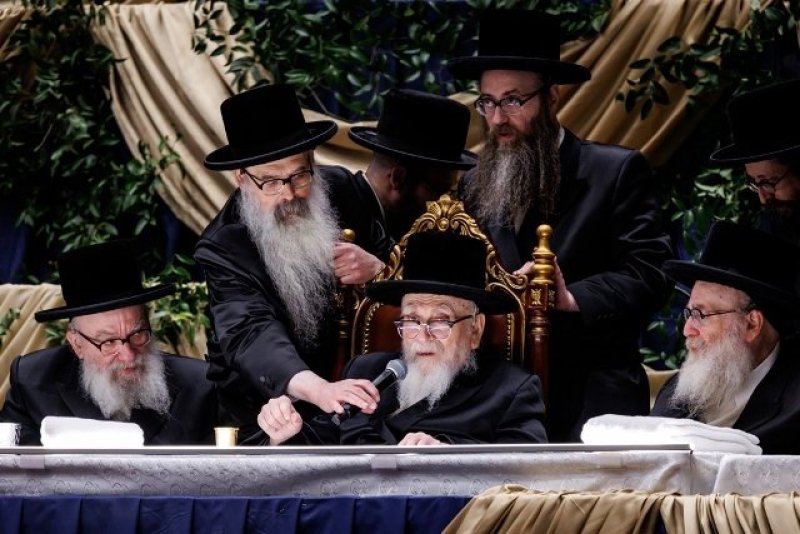 האחים לאנטשעווסקי, יוסי גולדברגר, אברומי בלום