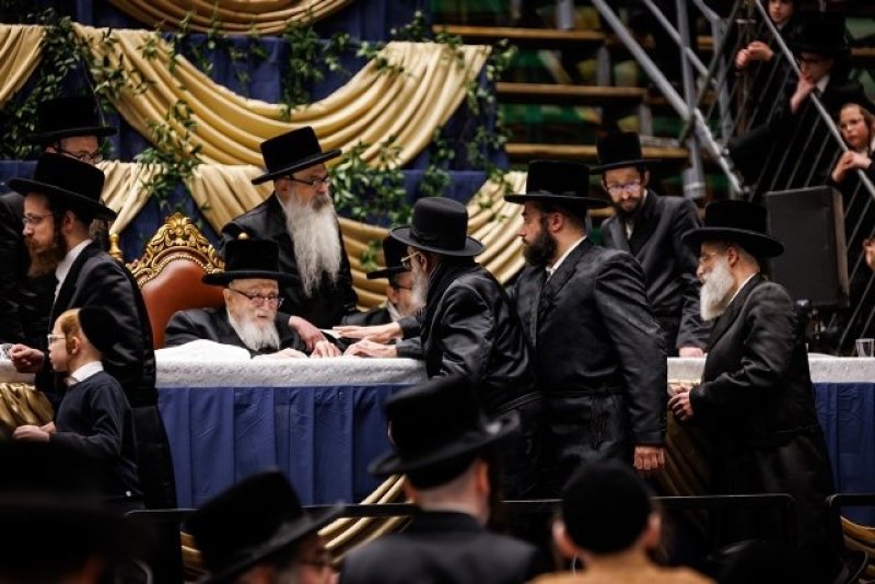 האחים לאנטשעווסקי, יוסי גולדברגר, אברומי בלום