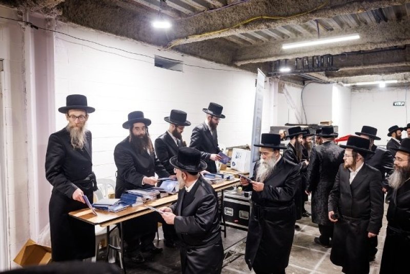 האחים לאנטשעווסקי, יוסי גולדברגר, אברומי בלום